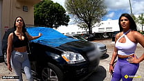 Roadside - Zoey Reyes и Ariel Pure в тройничке избавляются от дорогого ремонта автомобилей