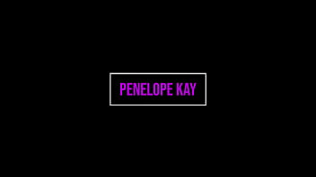 EXCOGI - Penelope Kay, mignonne de 19 ans, baisée durement dans cette petite chatte à boutons