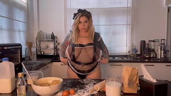 Cooking with her tits out