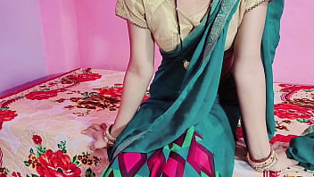 Cher bhabhi, elle a l'air incroyable en sari, j'ai envie de baiser bhabhi