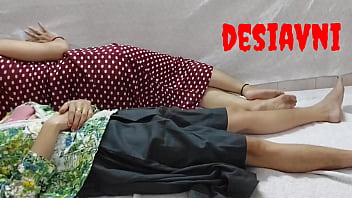Desiavni belle-fille schooool fille durement baisée pendant qu'elle dort orgasme clair voix hindi
