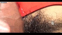 Hairy Shemale genießt anal ficken