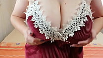 Stiefzus showt grote borsten met sexy lingerie voor seks - DepravedMinx