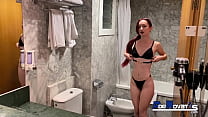 Kinky rossa spagnola nel suo primo anale in bagno. con Victor Bloom