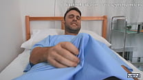 Hospital Flasher/ MEN / Gabriel Clark, Theo Brady / Stream voll auf www.sexmen.com/tears