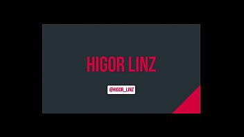 Higor Linz riceve un massaggio con i rulli