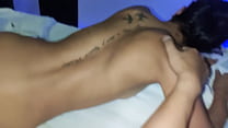 Sexo anal a cambio de un tatuaje