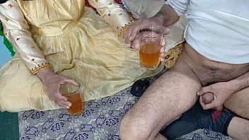 sposa indiana appena sposata anale scopata con un dildo intelligente dopo un succo sano