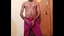 Caliente chico paquistaní masturbación con reshmi shalwar morado