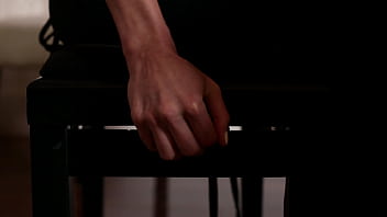 Талантливая пианистка Китана Люр превращает репетицию в безудержный трах с двойным проникновением GP2711