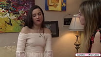 Georgia Jones fa venire Kristen Scott all'orgasmo