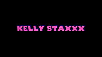 Kelli Staxxxがお尻の穴に精液を出します