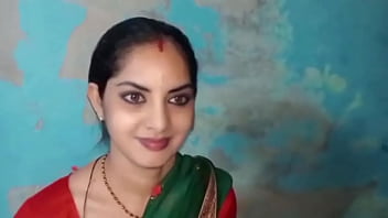 L'indienne Lalita bhabhi a été baisée par son serviteur, une relation sexuelle indienne excitée et sexy avec son serviteur