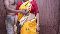 Caliente madura MILF amateur casada tía embarazada de pie creampie follando con marido amigos en su casa desi tía india cachonda en sexy sari blusa y enagua grandes tetas hermosa bengalí boudi follando y chupando polla y pelotas