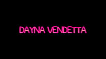 Dayna Vendetta è una bionda tettona che ama ingoiare grossi cazzi e sborra