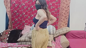 Sobia Nasir se déshabille et se masturbe lors d'un appel vidéo WhatsApp avec son client
