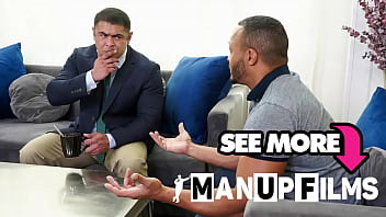 ManUpFilms BBC Dillon Diaz voit un spécialiste pour le faire jouir