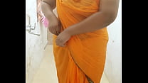 Индийская сексуальная девушка с большими сиськами в сари