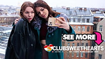 Sirena et Lana Rose, lesbiennes de 18 ans, du selfie à l'orgasme au ClubSweethearts
