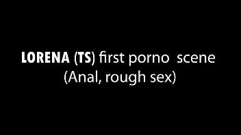 ロレーナ エンジェル (TS) の最初のポルノ シーン、角質の男に激しく犯される (アナル、ATM、フェミニン、トランス、下ネタ) ALT032