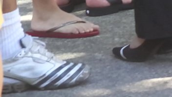 Beautiful feet in the square (1)