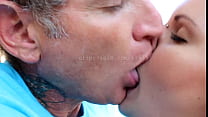 Kissing TM Video 2 (visualização)
