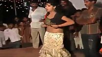Публичный танец New Village на юге Индии